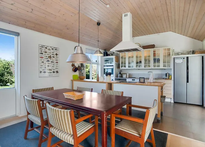 Сasa de vacaciones Cozy Summer House In The Heart Of North Zealand Græsted